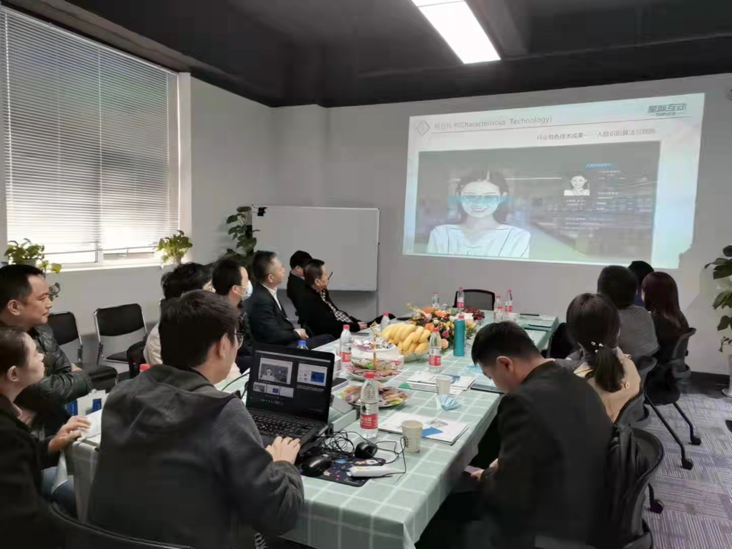 智慧辦事大廳解決方案,政務(wù)窗口排隊叫號系統(tǒng),信息智能導(dǎo)引系統(tǒng).jpg