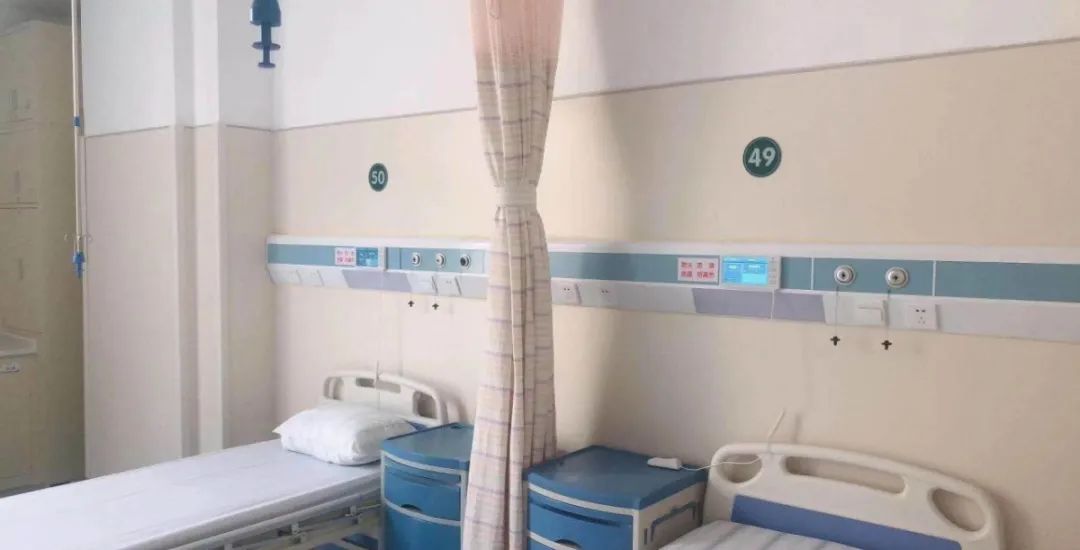 病房床頭一體機,醫(yī)護對講系統(tǒng),智慧病房.jpg